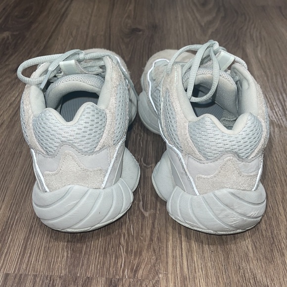 Yeezy 500 Salt - Picture 6 of 8